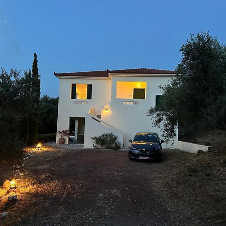 הוילה Vrises  Kyparissia De Wandelboom מראה חיצוני תמונה